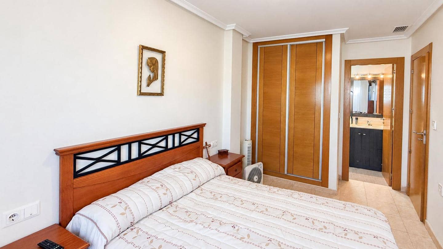4 sypialnia Mieszkanie na sprzedaż w Torrevieja z garażem - 319 000 € (Ref: 10172114)
