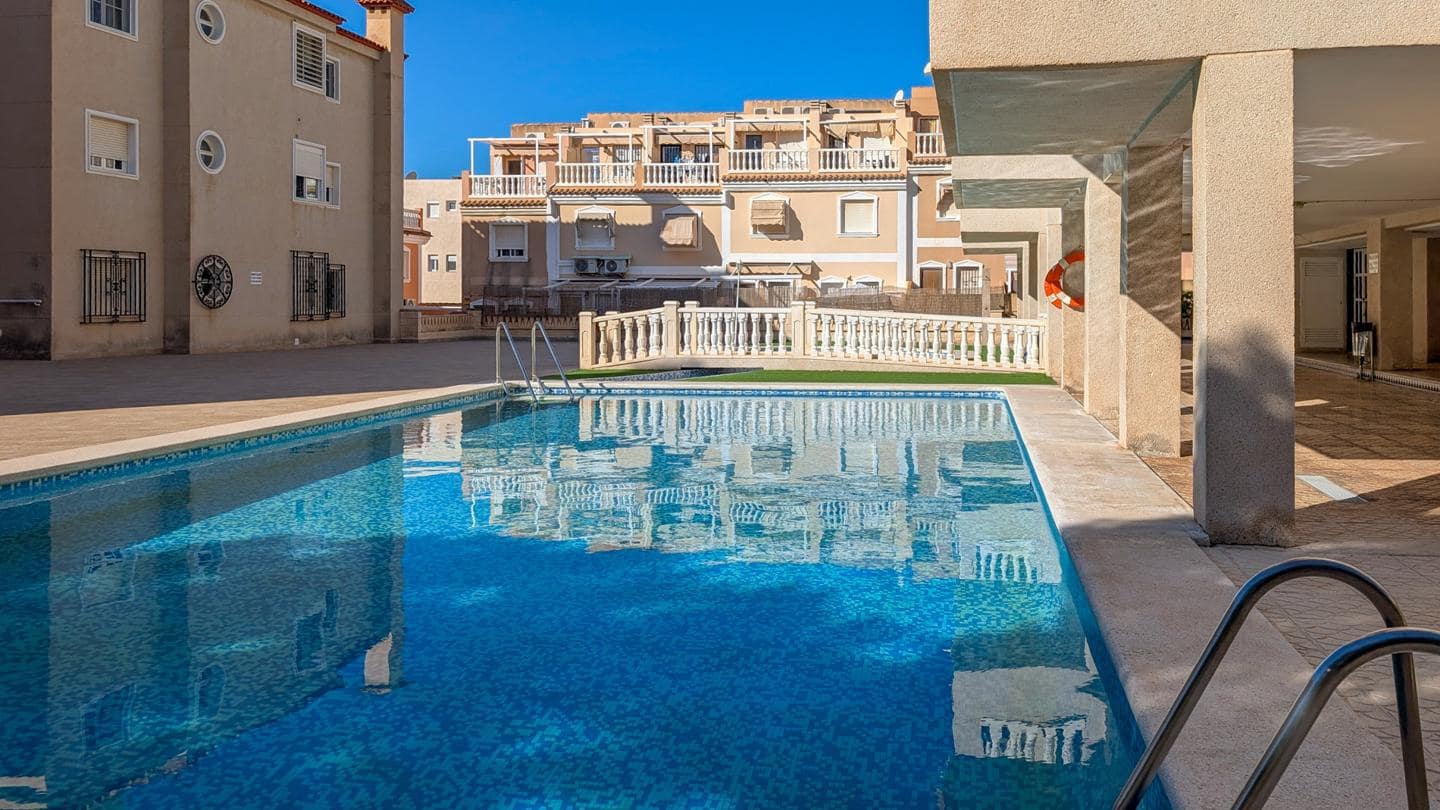 2 sypialnia Mieszkanie na sprzedaż w Santa Pola z basenem garażem - 270 000 € (Ref: 10172757)