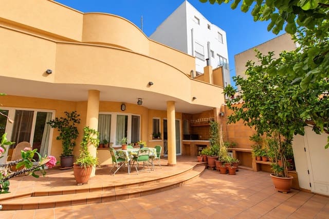 5 bedroom Villa for sale in Centro, Santa Pola with garage - € 389,000 (Ref: 10180926)