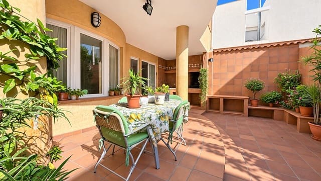 5 bedroom Villa for sale in Centro, Santa Pola with garage - € 389,000 (Ref: 10180926)