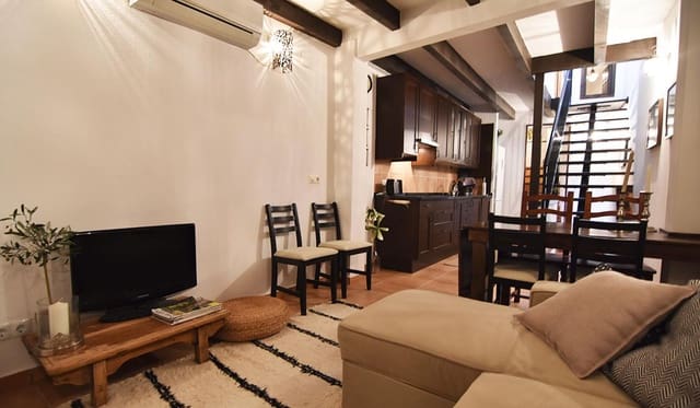 2 soverom Villa til salgs i Casco Antiguo - Sant Cruz - Ayuntamiento, Alicante by - € 349 000 (Ref: 4501396)