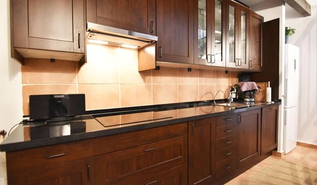 2 soverom Villa til salgs i Casco Antiguo - Sant Cruz - Ayuntamiento, Alicante by - € 349 000 (Ref: 4501396)