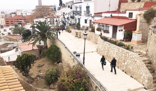2 quarto Moradia para venda em Casco Antiguo - Sant Cruz - Ayuntamiento, Alicante cidade - 349 000 € (Ref: 4501396)