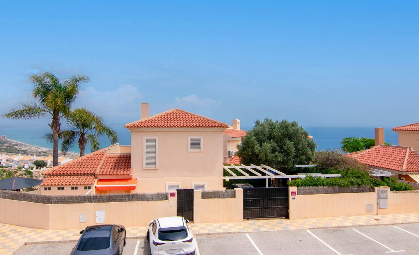 3 soveværelse Villa til salg i Gran Alacant med swimmingpool garage - € 365.000 (Ref: 7642152)