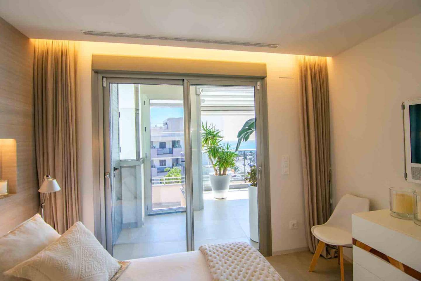 3 sypialnia Mieszkanie na sprzedaż w Arenales del Sol z basenem garażem - 690 000 € (Ref: 7796209)