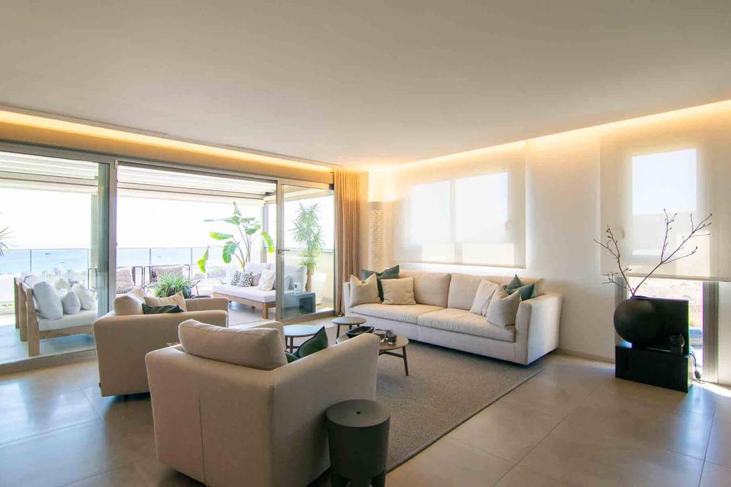 3 sypialnia Mieszkanie na sprzedaż w Arenales del Sol z basenem garażem - 690 000 € (Ref: 7796209)