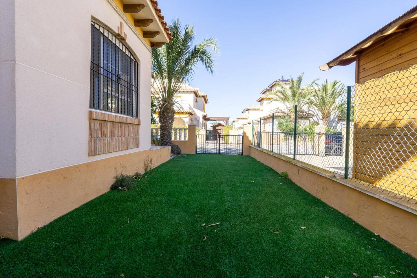 2 chambre Villa/Maison à vendre à La Marina avec piscine garage - 309 000 € (Ref: 8154009)