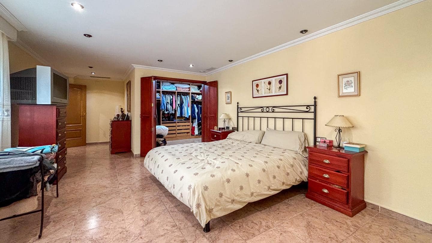 4 quarto Apartamento para venda em Elche / Elx com garagem - 370 000 € (Ref: 8459147)