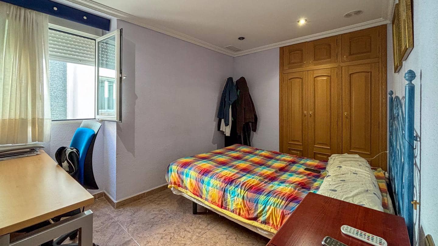 4 quarto Apartamento para venda em Elche / Elx com garagem - 370 000 € (Ref: 8459147)