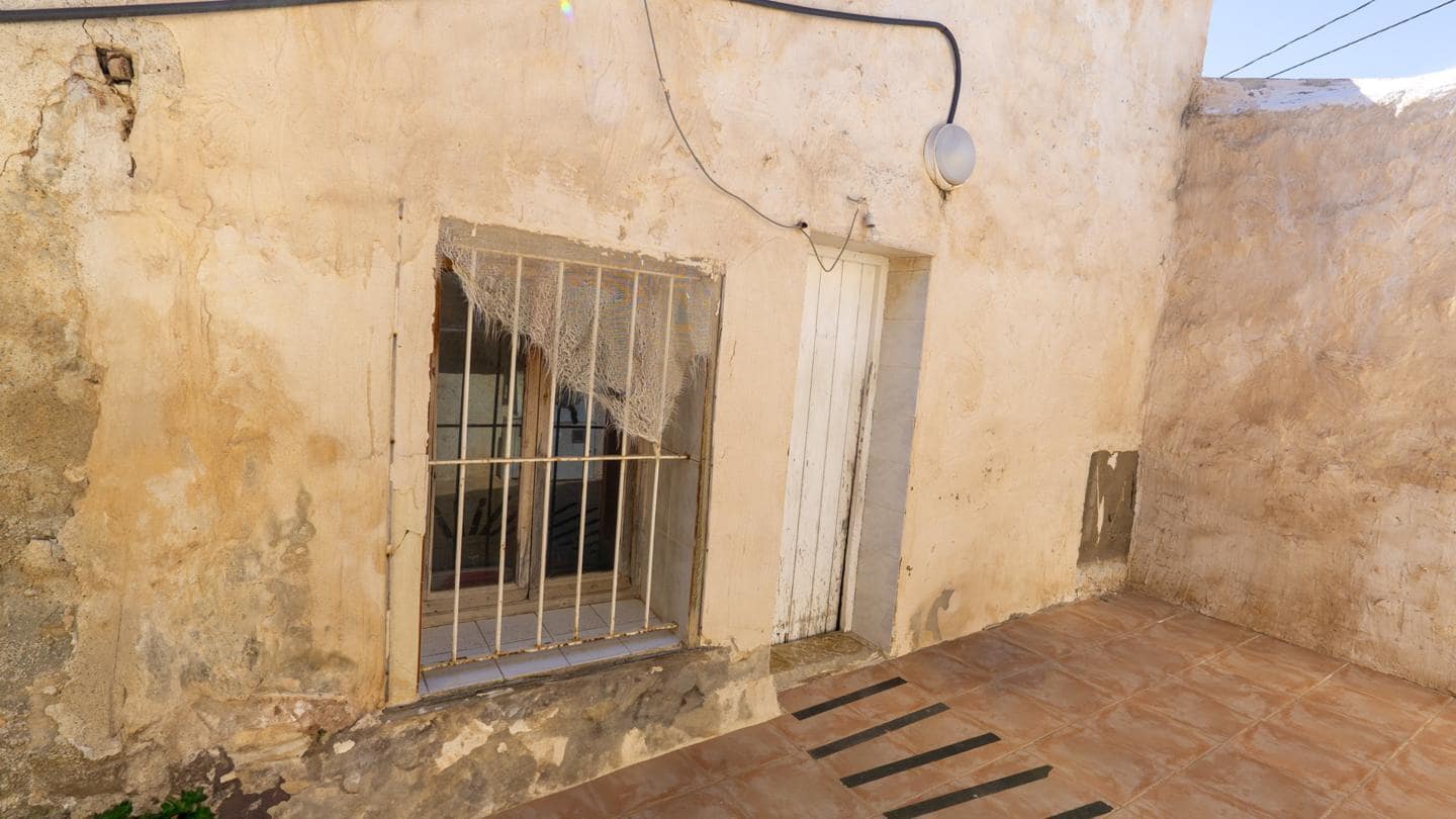 4 soveværelse Villa til salg i Elche / Elx med garage - € 250.000 (Ref: 8626088)