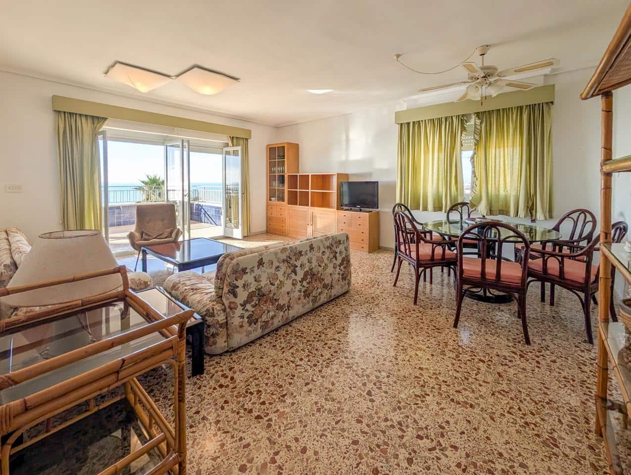 4 slaapkamer Flat te koop in Santa Pola met garage - € 829.000 (Ref: 8670733)