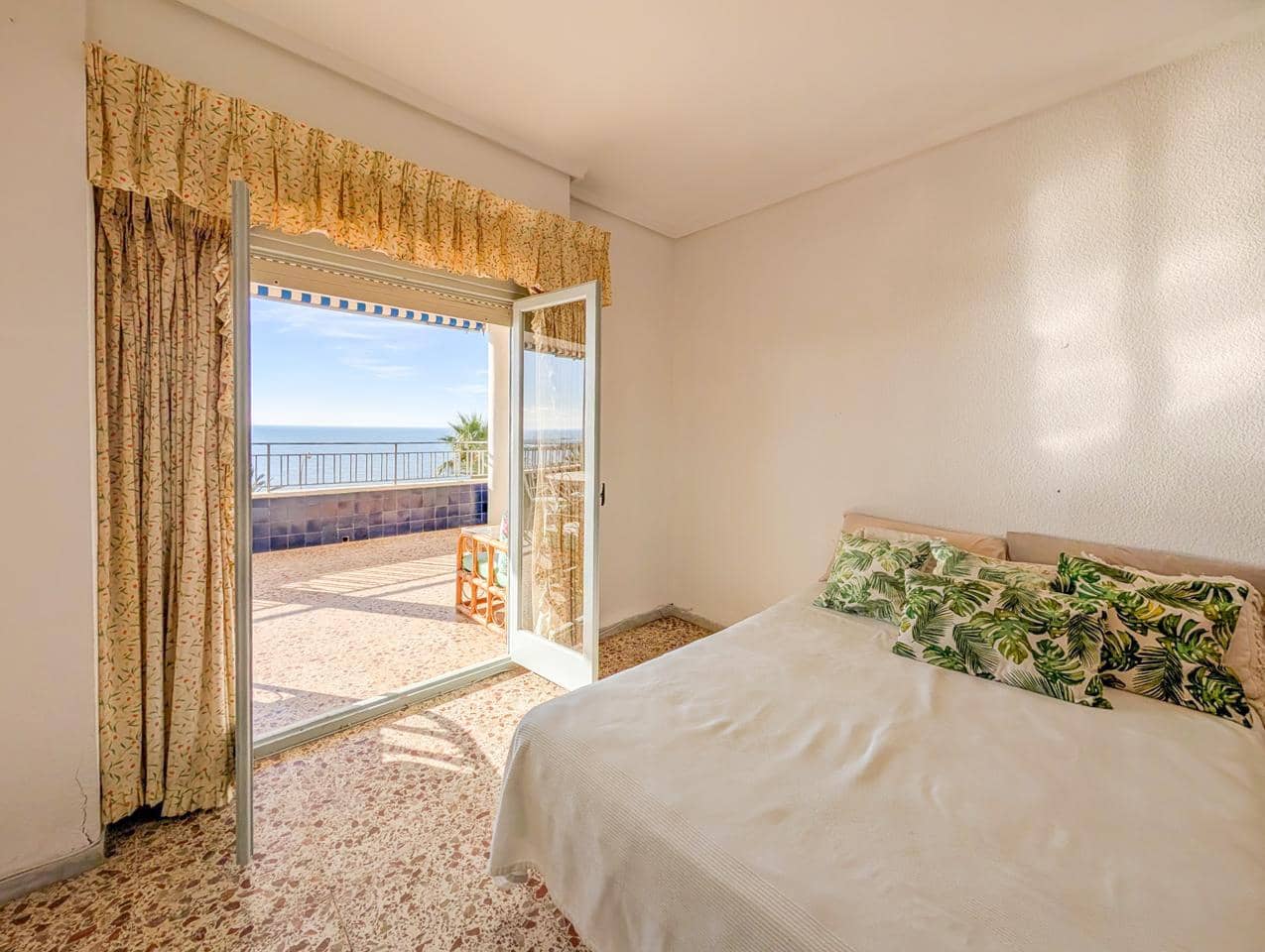 4 slaapkamer Flat te koop in Santa Pola met garage - € 829.000 (Ref: 8670733)