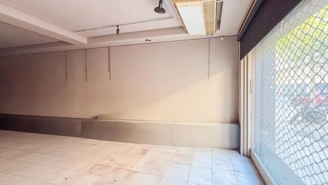 4 bedroom Business for sale in Pont Nou - Corazón de Jesús, Elche / Elx - € 179,000 (Ref: 8840365)