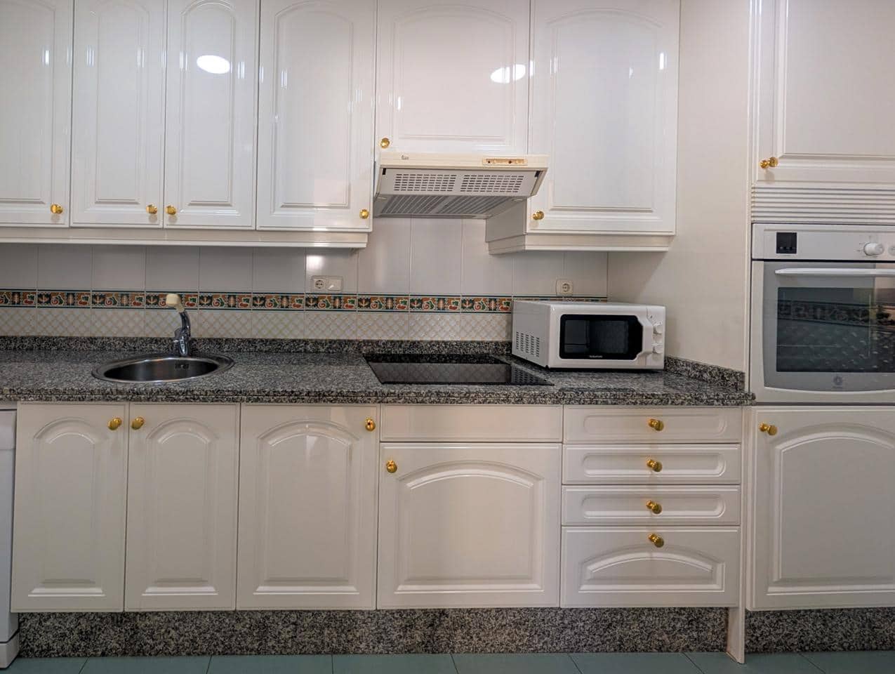 3 bedroom Flat for sale in Santa Pola with pool garage - € 450,000 (Ref: 8878602)