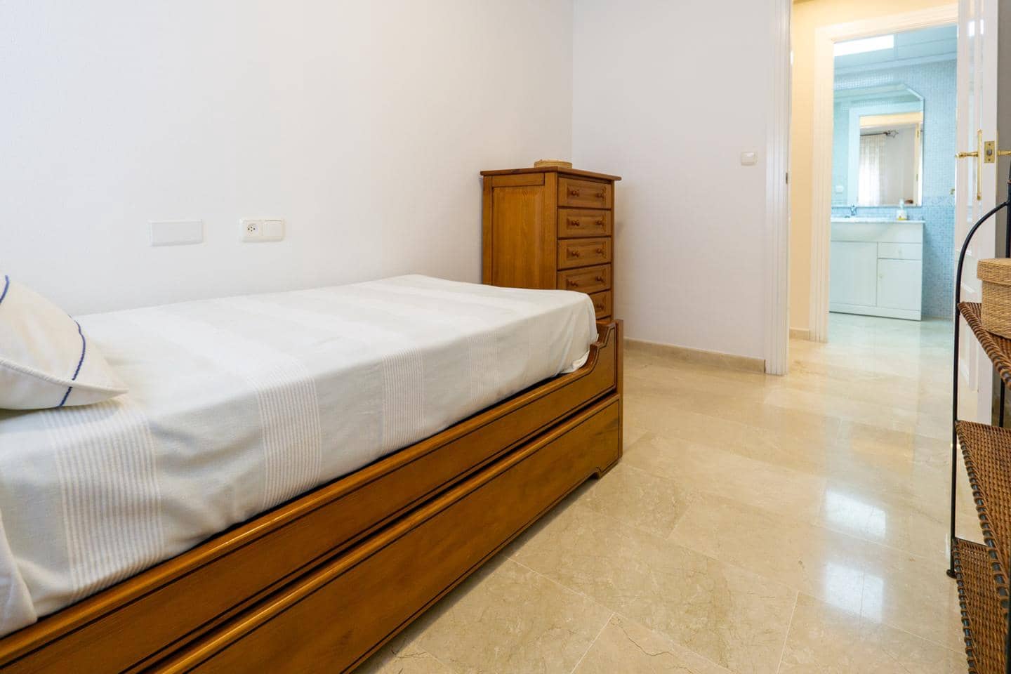 3 bedroom Flat for sale in Santa Pola with pool garage - € 450,000 (Ref: 8878602)