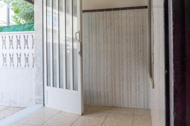 4 makuuhuone Huvila myytävänä paikassa Norte, Santa Pola - 200 000 € (Ref: 8956320)