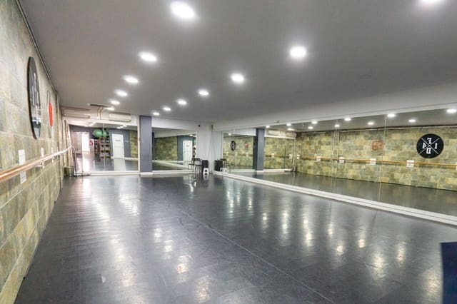 3 bedroom Business for sale in Centro, Santa Pola - € 245,000 (Ref: 8967101)