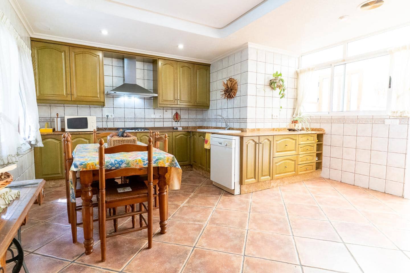 6 bedroom Villa for sale in Elche / Elx with pool garage - € 575,000 (Ref: 8977707)