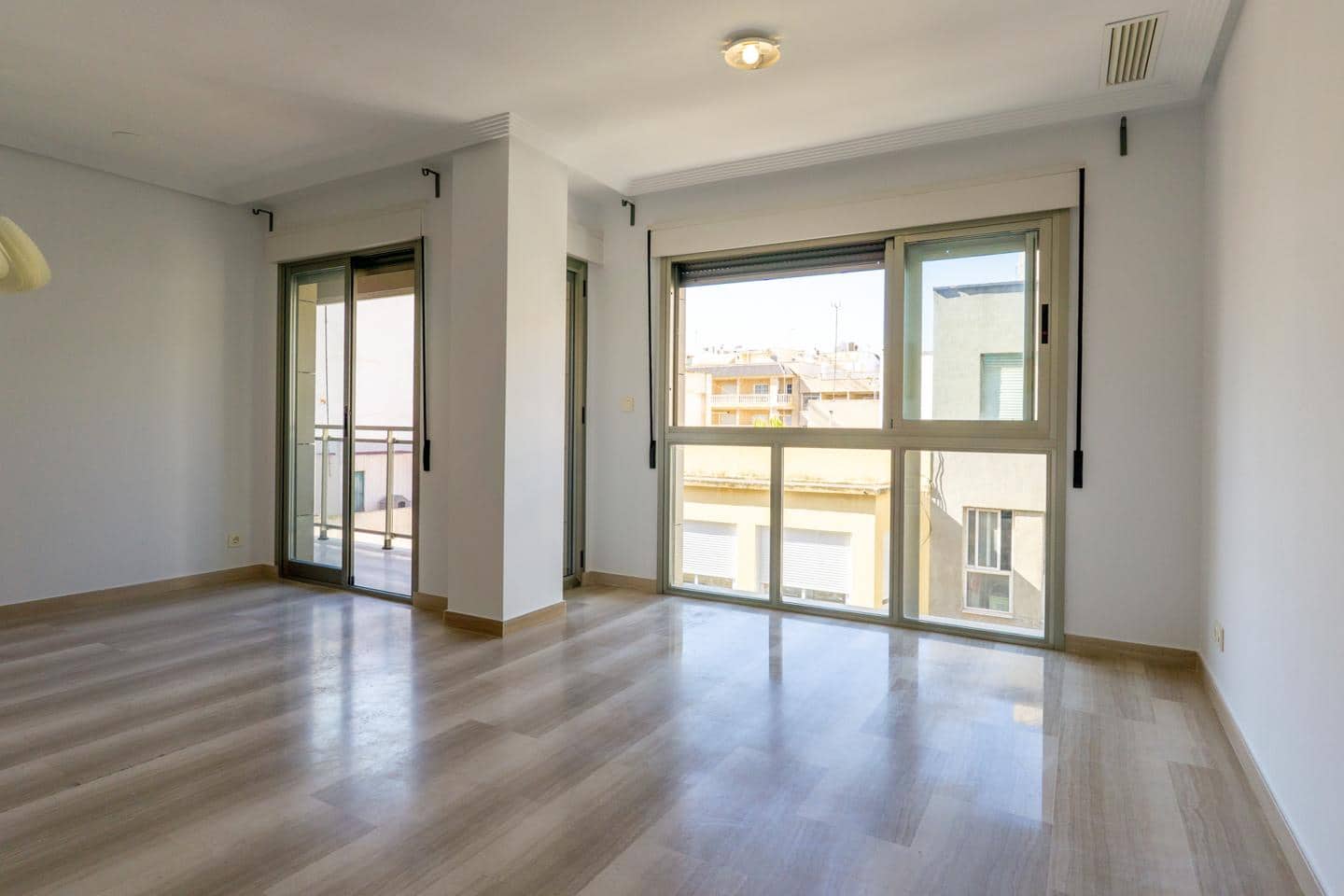 4 bedroom Flat for sale in Santa Pola - € 330,000 (Ref: 8987029)