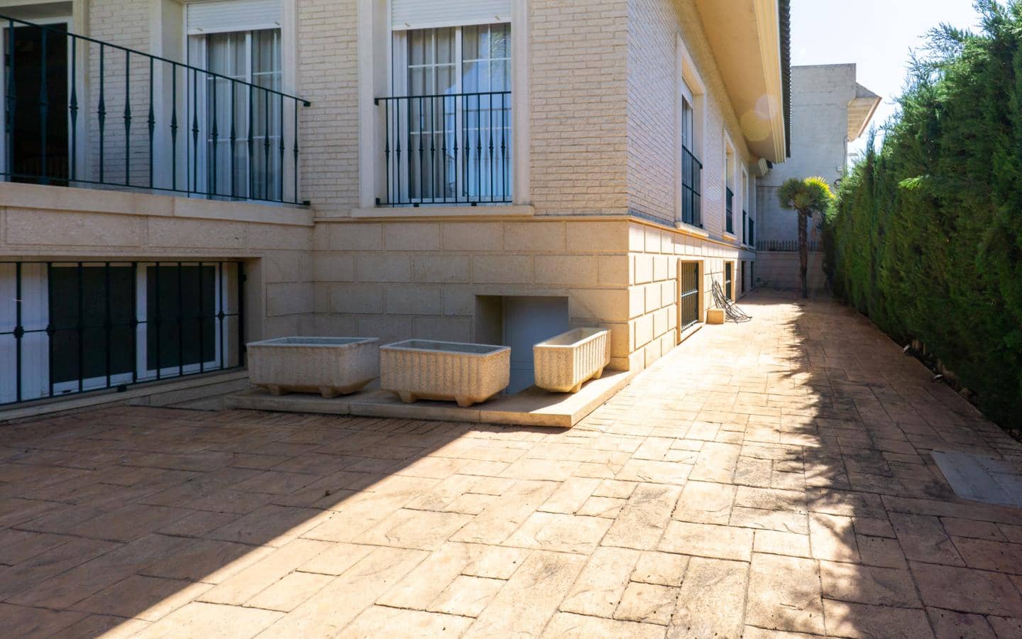 5 soverom Villa til salgs i Cox med garasje - € 530 000 (Ref: 9035595)