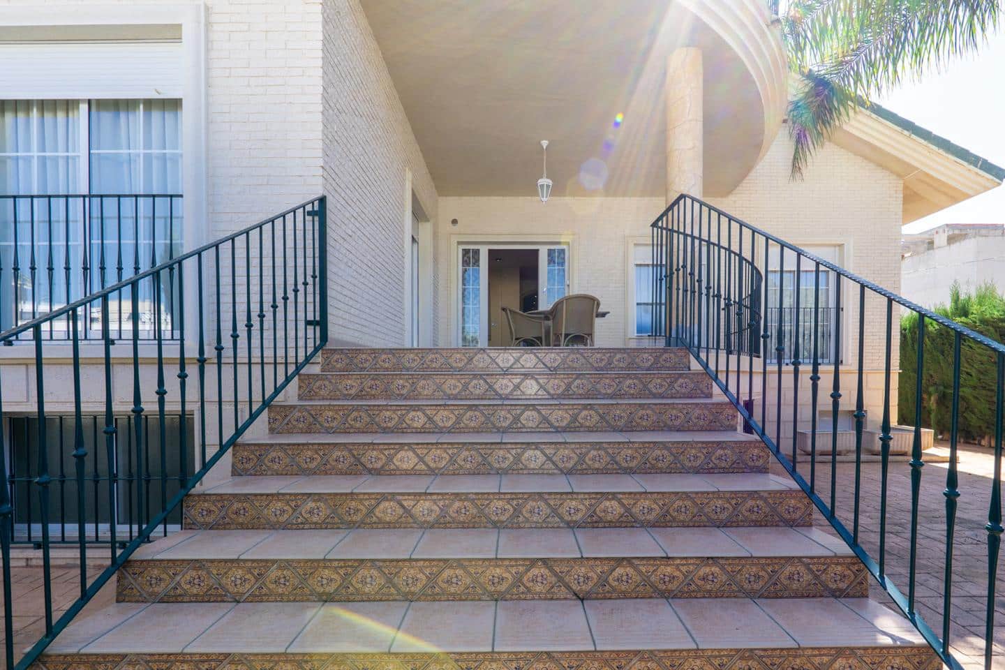 5 soverom Villa til salgs i Cox med garasje - € 530 000 (Ref: 9035595)