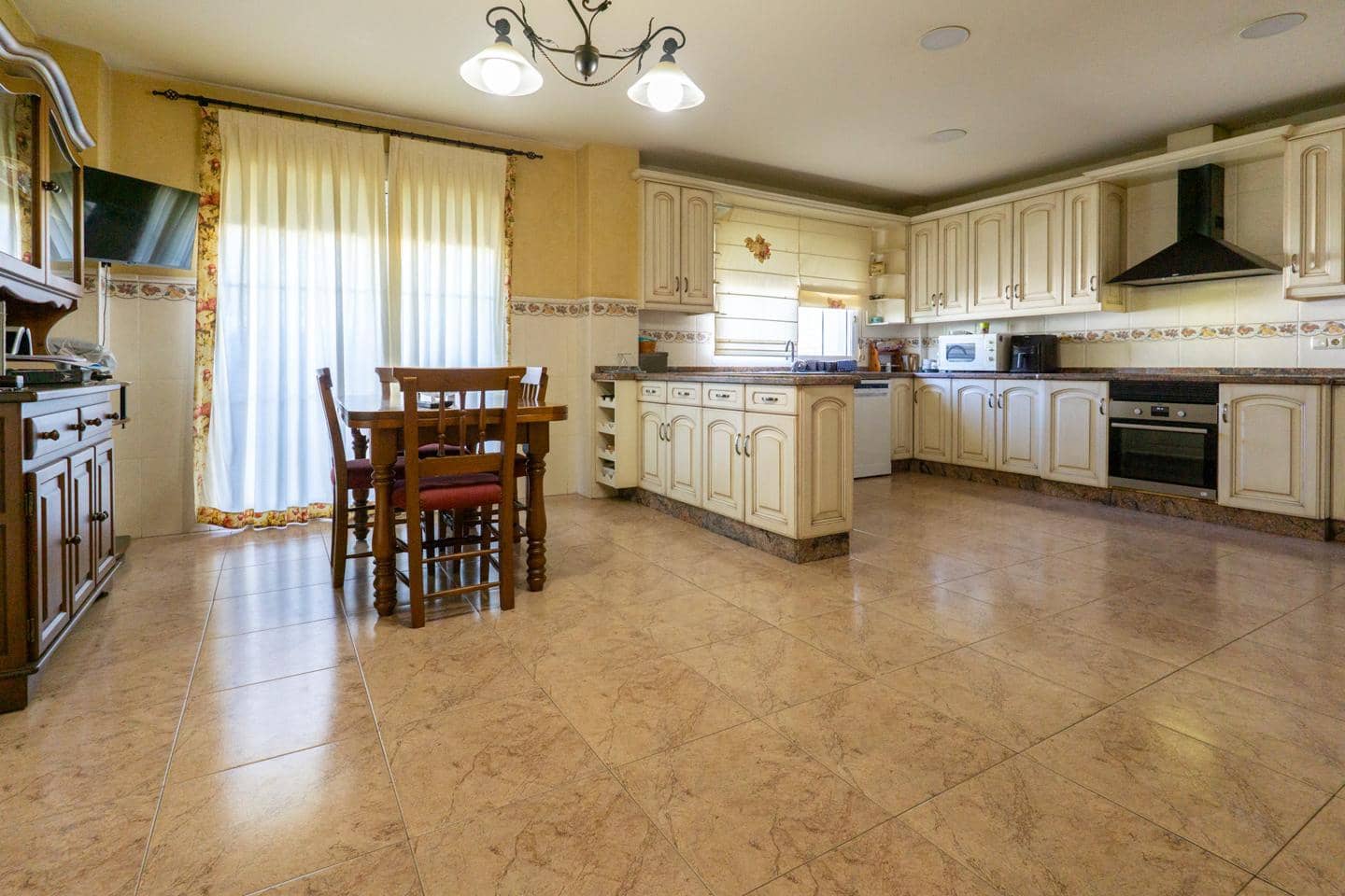 5 soverom Villa til salgs i Cox med garasje - € 530 000 (Ref: 9035595)