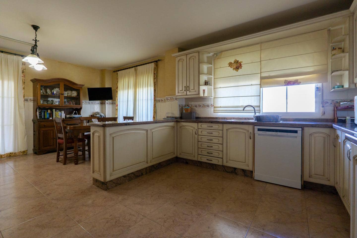 5 soverom Villa til salgs i Cox med garasje - € 530 000 (Ref: 9035595)