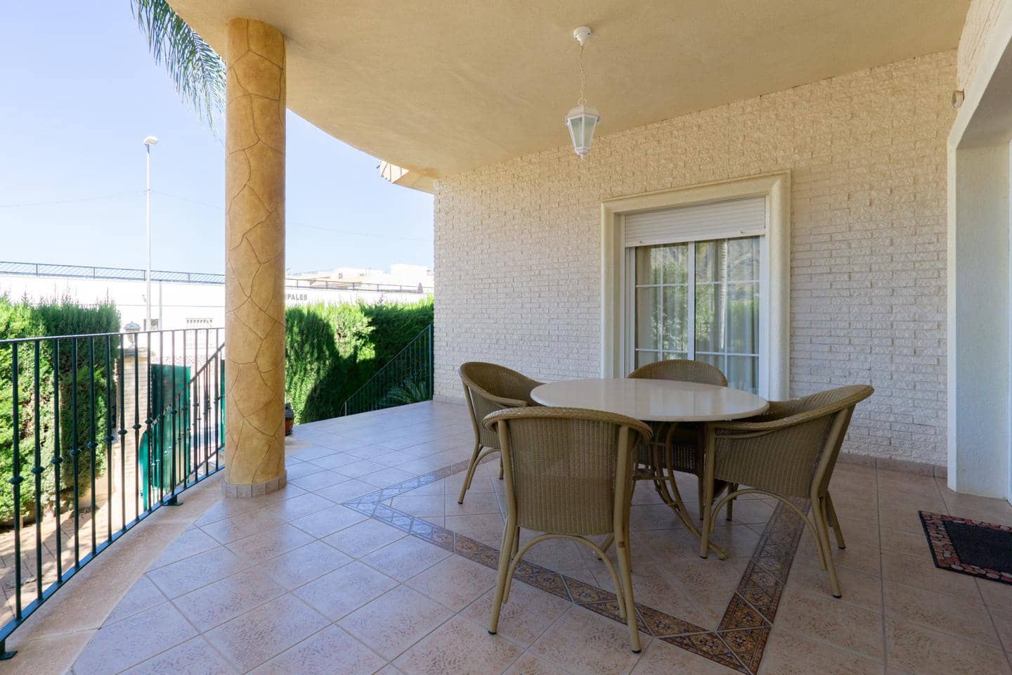 5 soverom Villa til salgs i Cox med garasje - € 530 000 (Ref: 9035595)