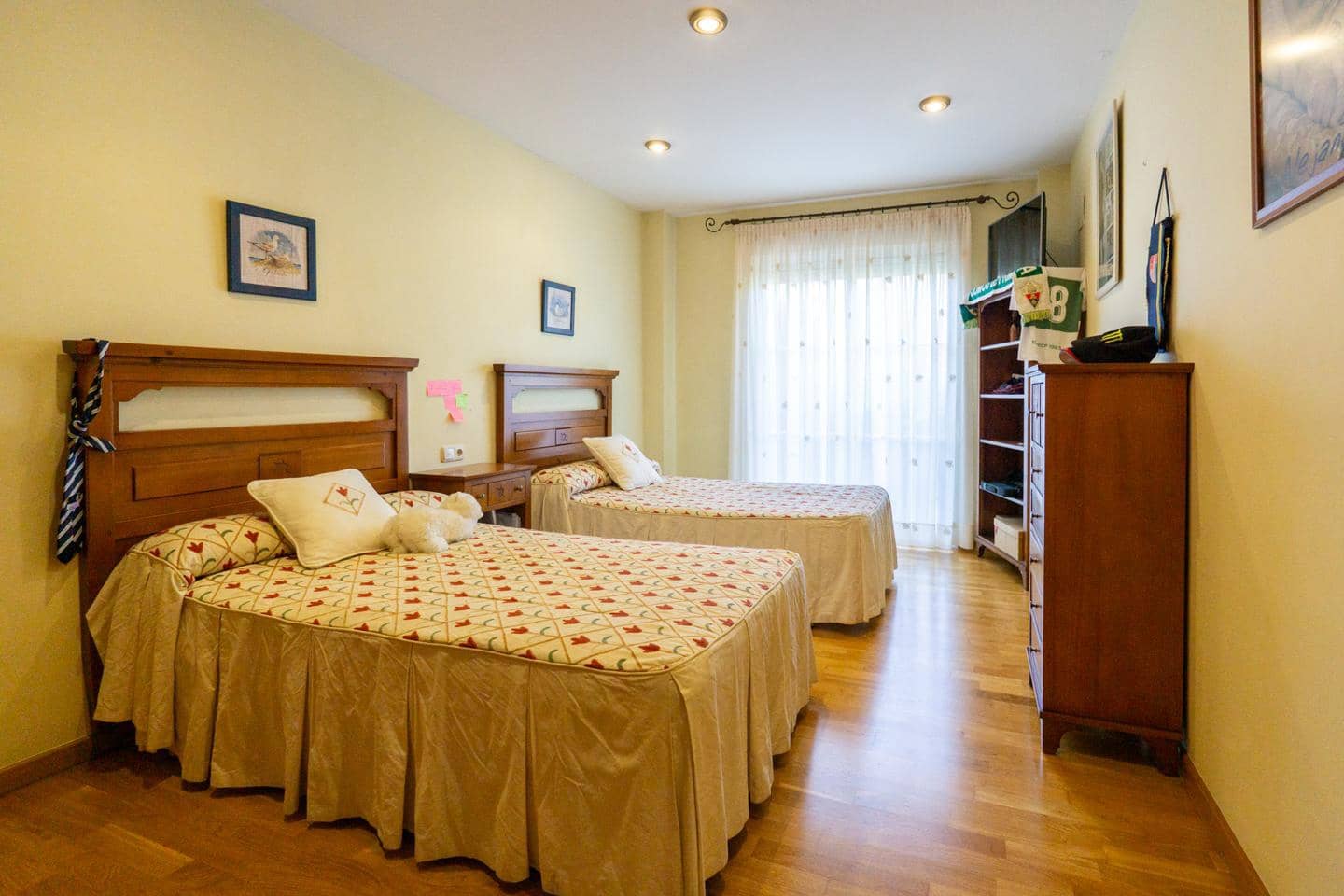 5 soverom Villa til salgs i Cox med garasje - € 530 000 (Ref: 9035595)