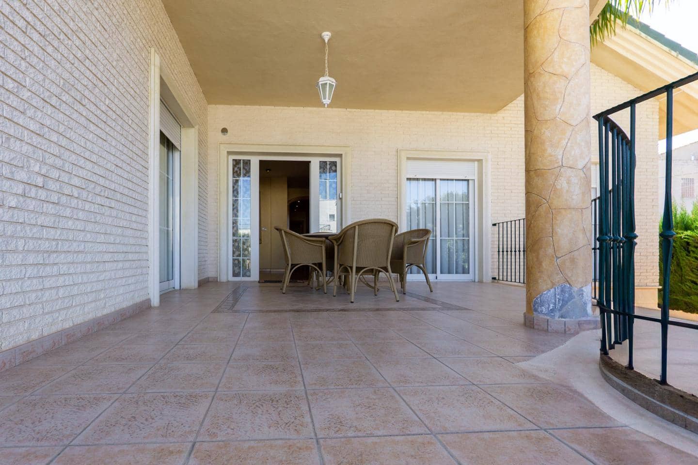 5 soverom Villa til salgs i Cox med garasje - € 530 000 (Ref: 9035595)