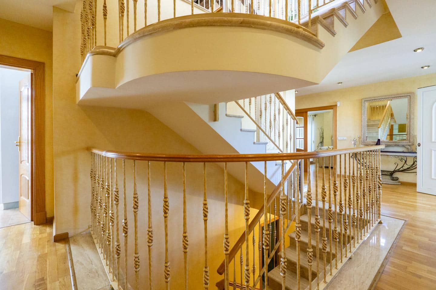 5 soverom Villa til salgs i Cox med garasje - € 530 000 (Ref: 9035595)