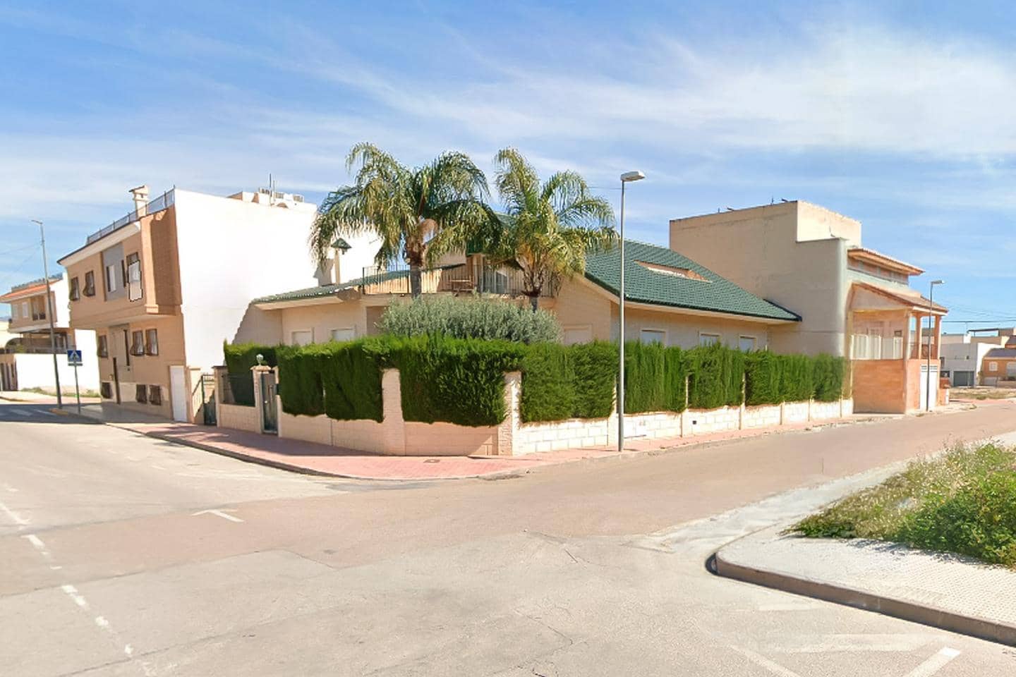 5 bedroom Villa for sale in Cox with garage - € 490,000 (Ref: 9035595)