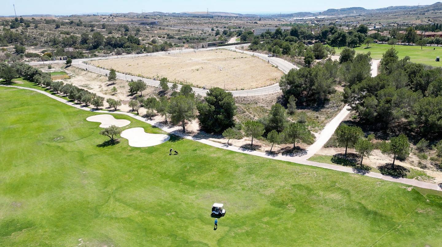 3 chambre Villa/Maison à vendre à Monforte del Cid avec piscine garage - 600 000 € (Ref: 9035596)