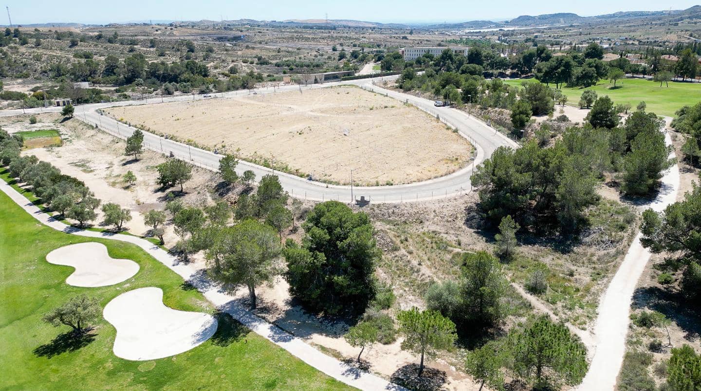 3 soverom Villa til salgs i Monforte del Cid med svømmebasseng garasje - € 725 000 (Ref: 9041012)