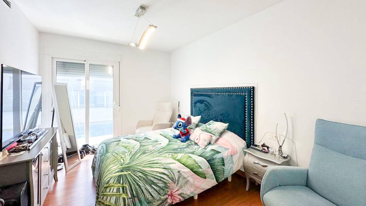 4 soveværelse Villa til salg i Gran Alacant med swimmingpool garage - € 690.000 (Ref: 9066604)