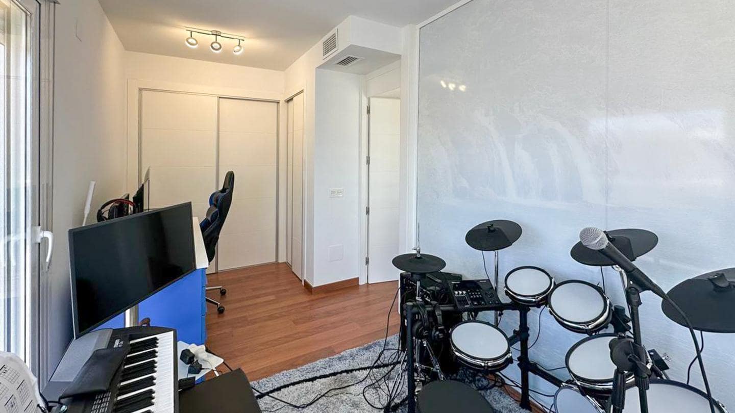 4 soveværelse Villa til salg i Gran Alacant med swimmingpool garage - € 690.000 (Ref: 9066604)