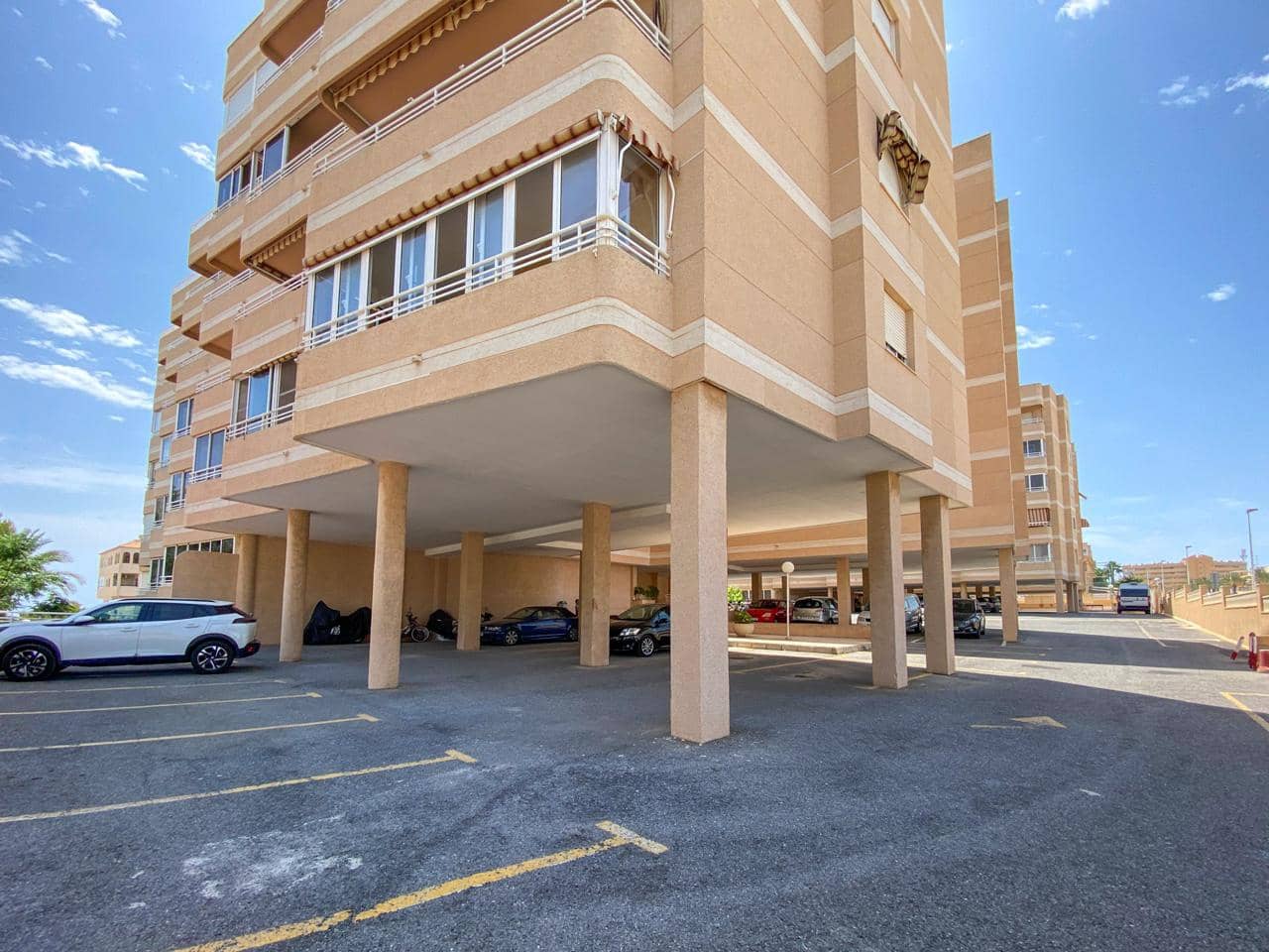 2 chambre Appartement à vendre à Arenales del Sol avec piscine garage - 235 000 € (Ref: 9099730)