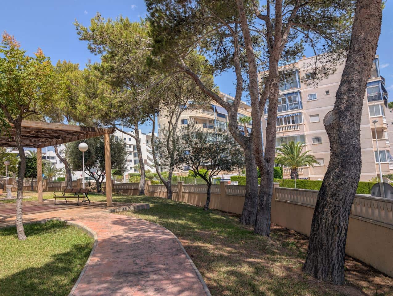 2 chambre Appartement à vendre à Arenales del Sol avec piscine garage - 235 000 € (Ref: 9099730)