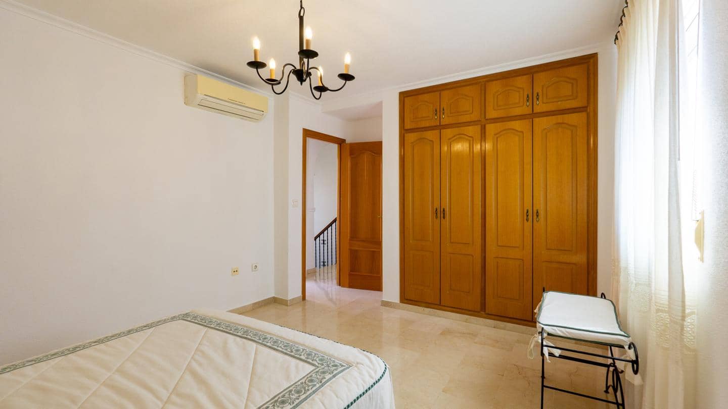 5 soverom Villa til salgs i Elche / Elx med svømmebasseng - € 516 000 (Ref: 9175533)