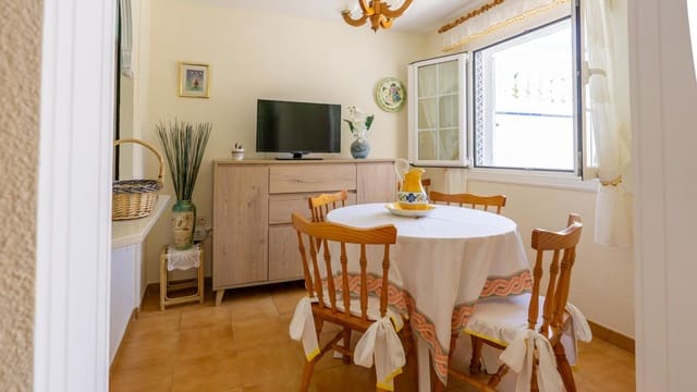 3 makuuhuone Bungalow myytävänä paikassa Calas Santiago Bernabéu, Santa Pola mukana uima-altaan - 270 000 € (Ref: 9219178)