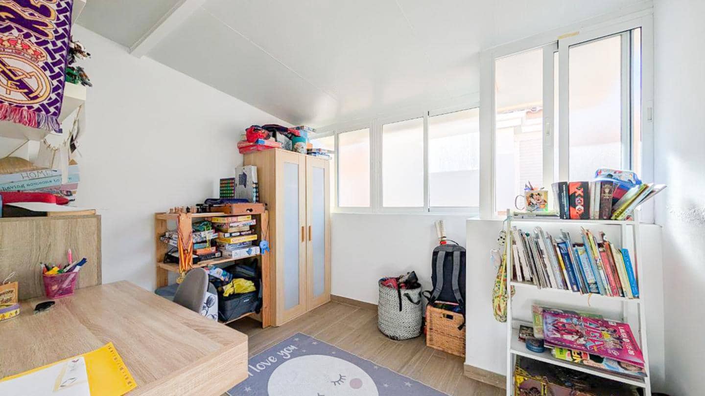 4 quarto Bungalow para venda em Santa Pola com piscina - 219 900 € (Ref: 9237859)