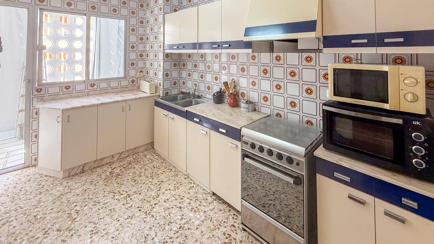 3 bedroom Flat for sale in Torrevieja - € 179,000 (Ref: 9311961)