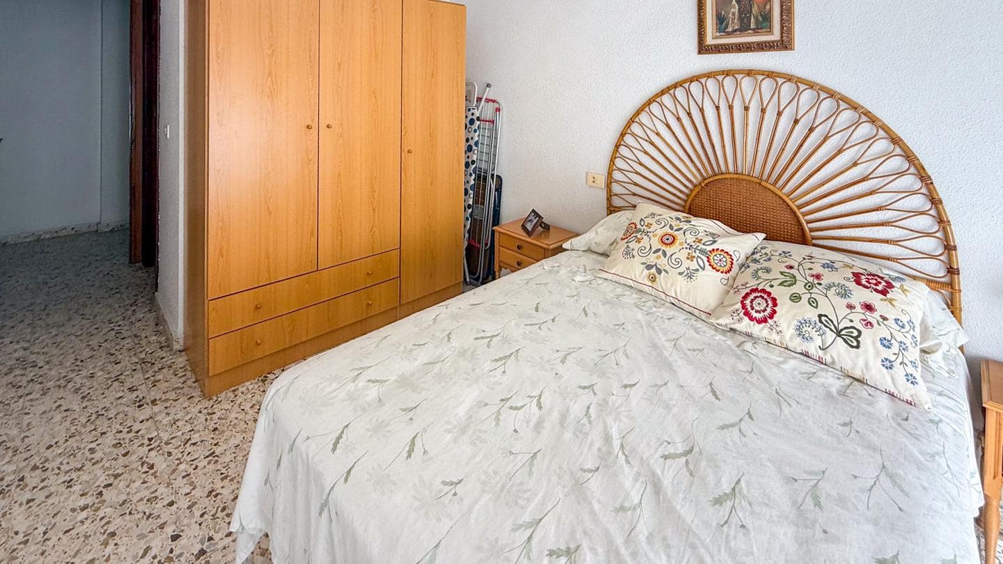 3 bedroom Flat for sale in Torrevieja - € 179,000 (Ref: 9311961)