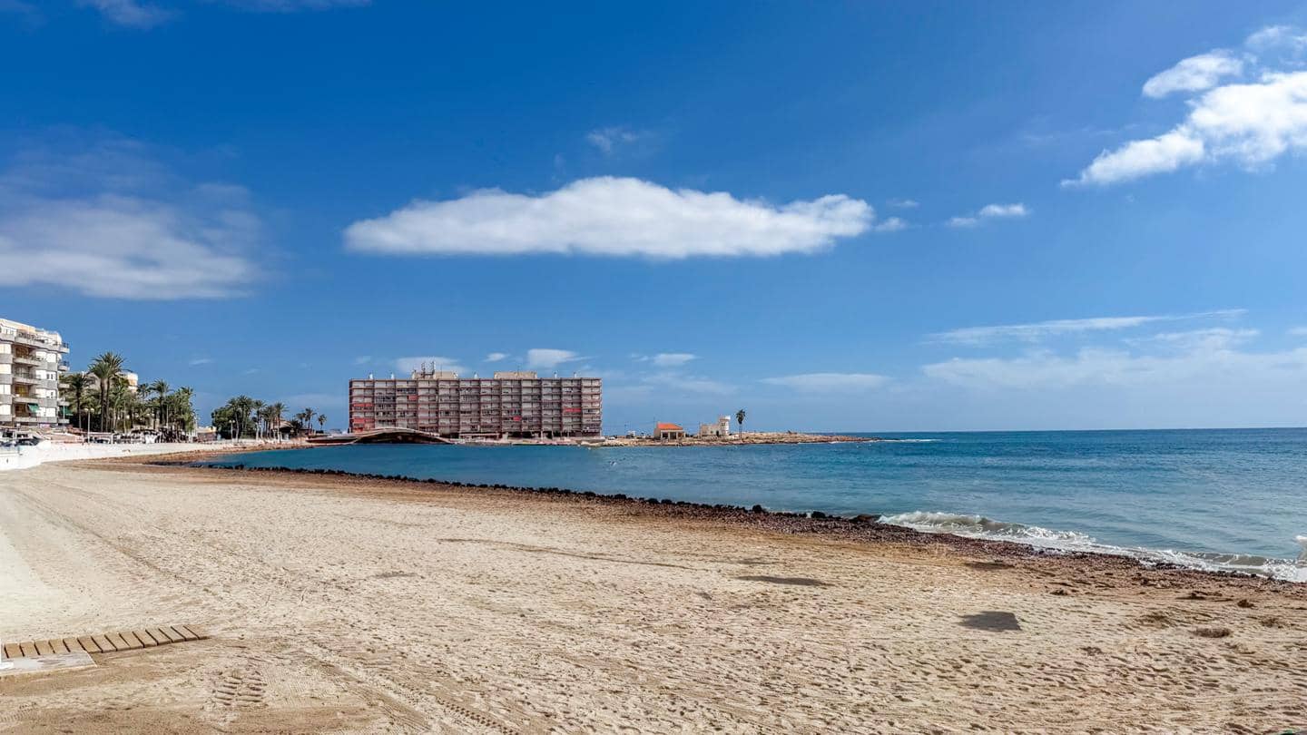 3 bedroom Flat for sale in Torrevieja - € 179,000 (Ref: 9311961)