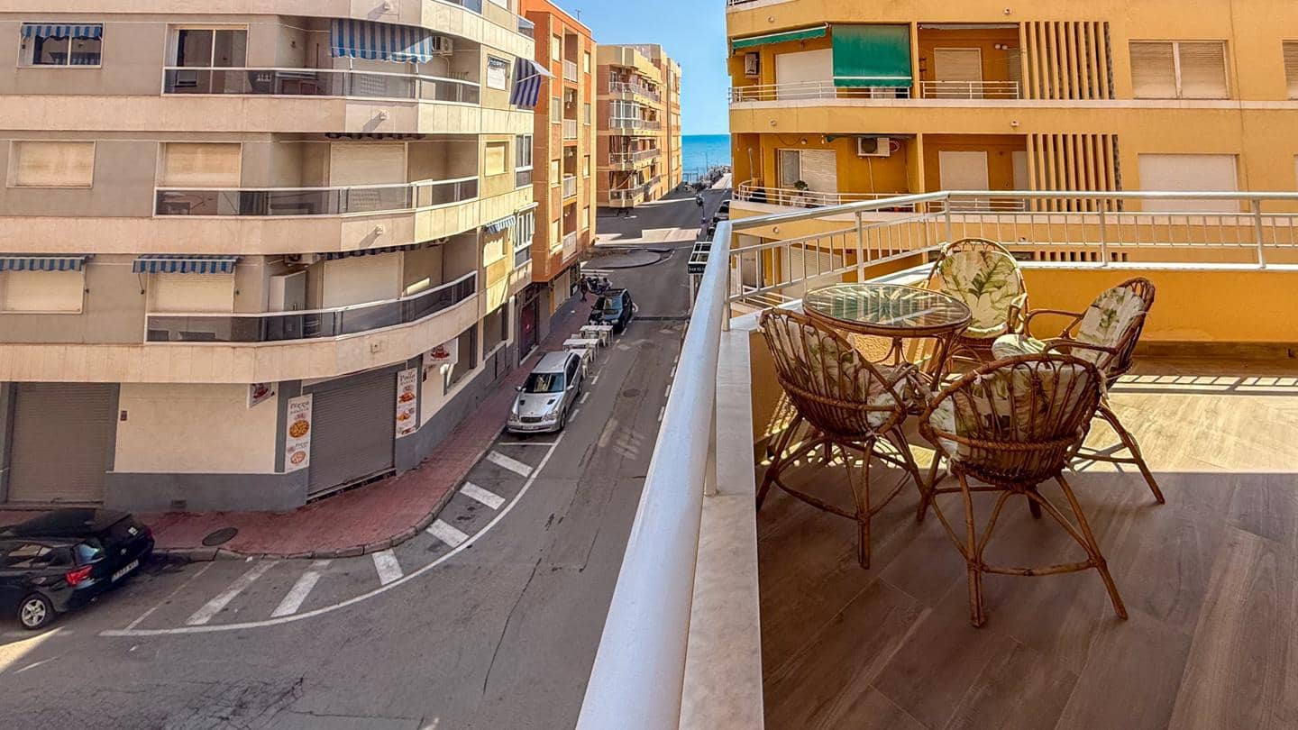 3 bedroom Flat for sale in Torrevieja - € 179,000 (Ref: 9311961)
