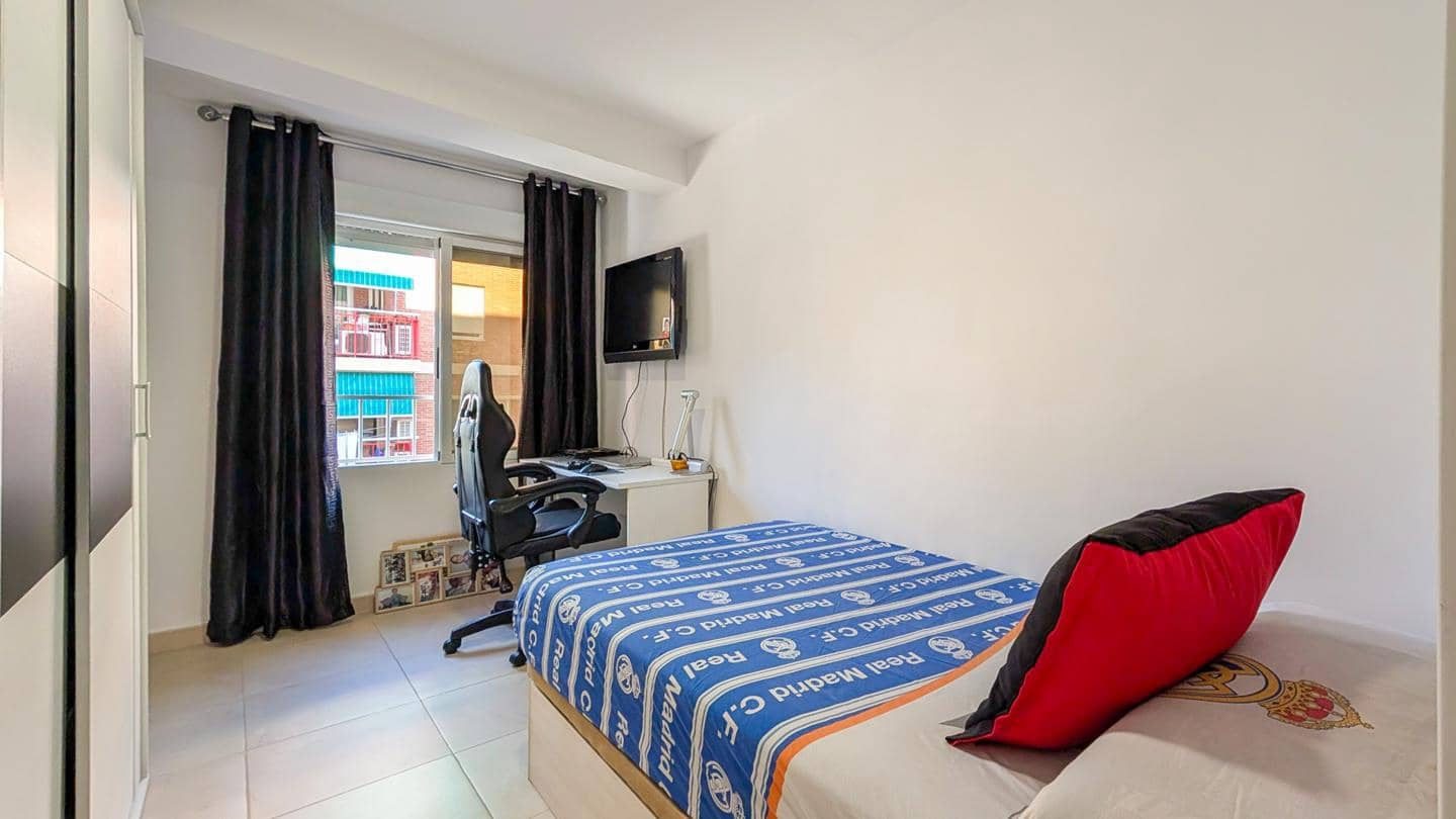 3 bedroom Flat for sale in Santa Pola - € 179,900 (Ref: 9335627)