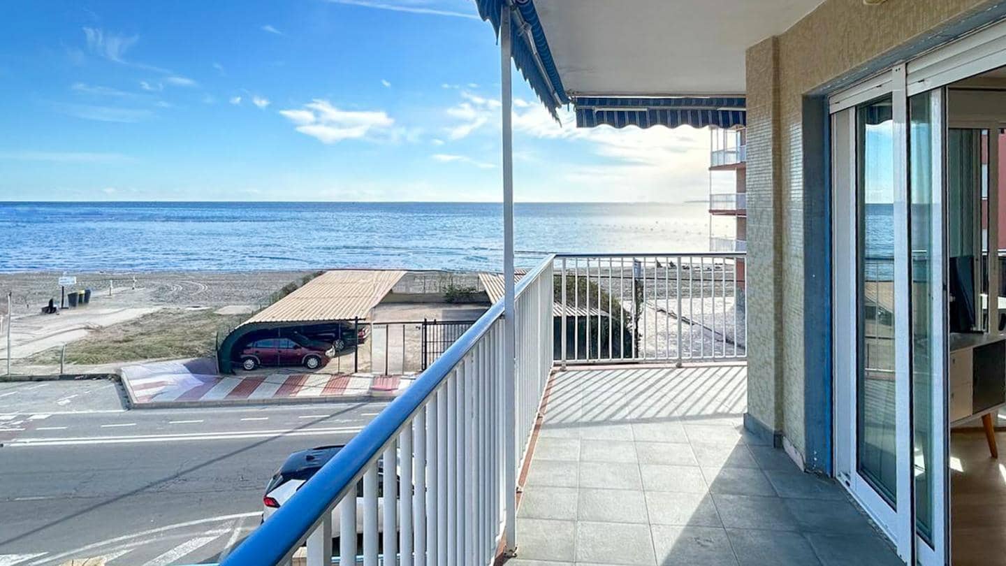 2 bedroom Flat for sale in Santa Pola with garage - € 360,000 (Ref: 9379741)