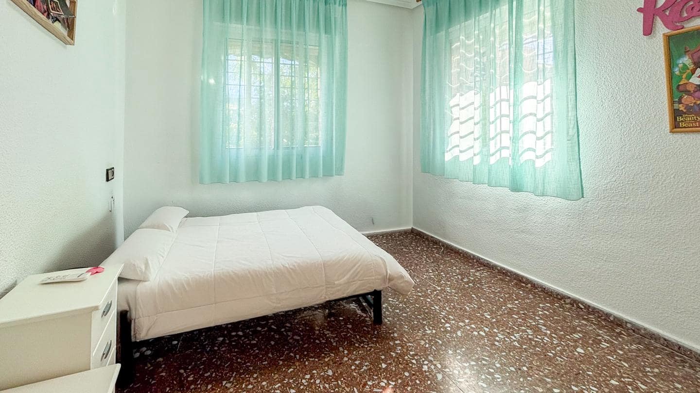 4 slaapkamer Bungalow te koop in Santa Pola - € 319.000 (Ref: 9383578)