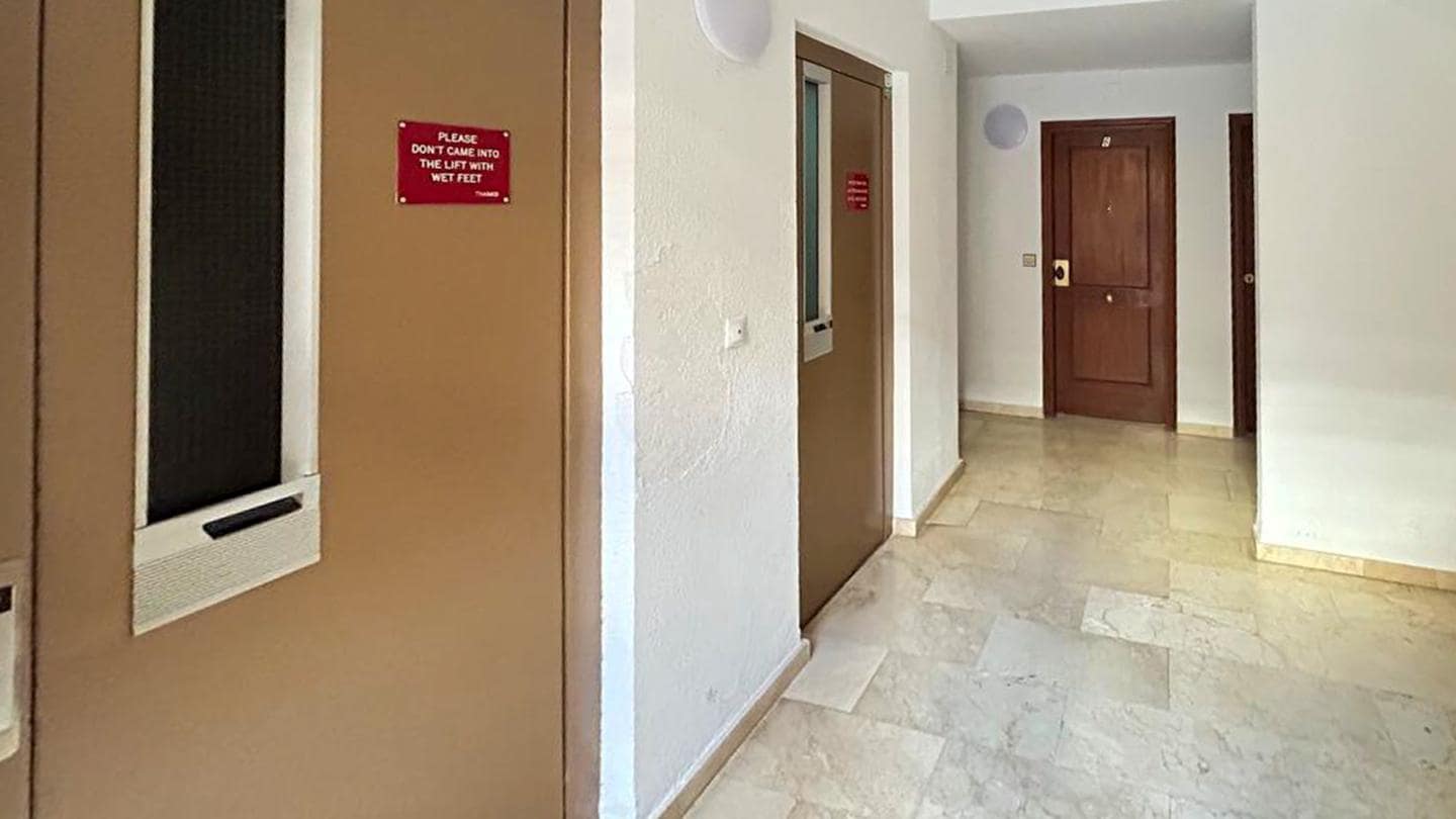 2 bedroom Flat for sale in Santa Pola with garage - € 239,000 (Ref: 9417781)