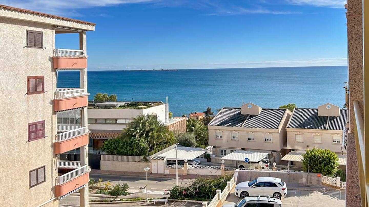 2 bedroom Flat for sale in Santa Pola with garage - € 239,000 (Ref: 9417781)